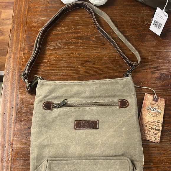 Multicolored Aztec Print Crossbody - Sixtease - Picture 2 of 9